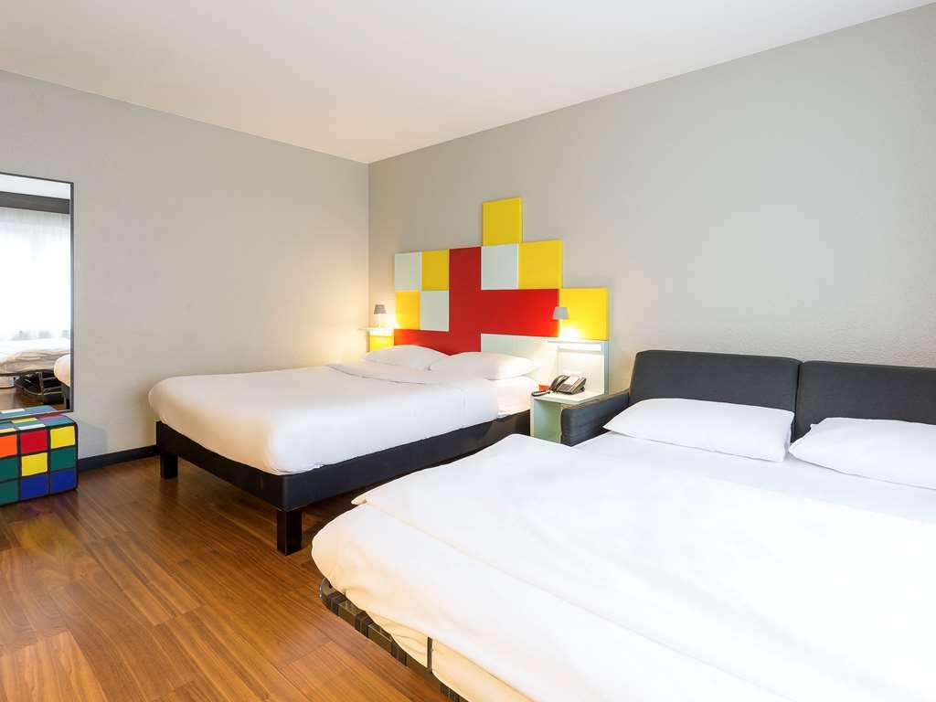 Ibis Styles Bern City Room photo