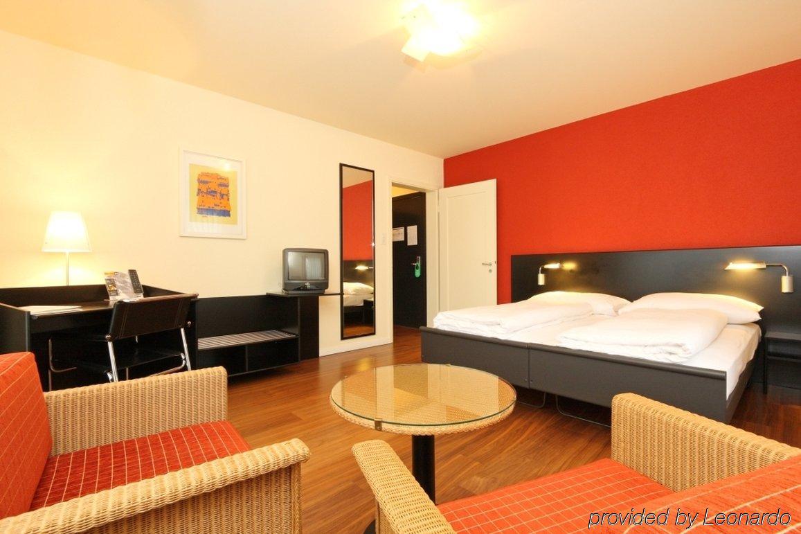 Ibis Styles Bern City Room photo