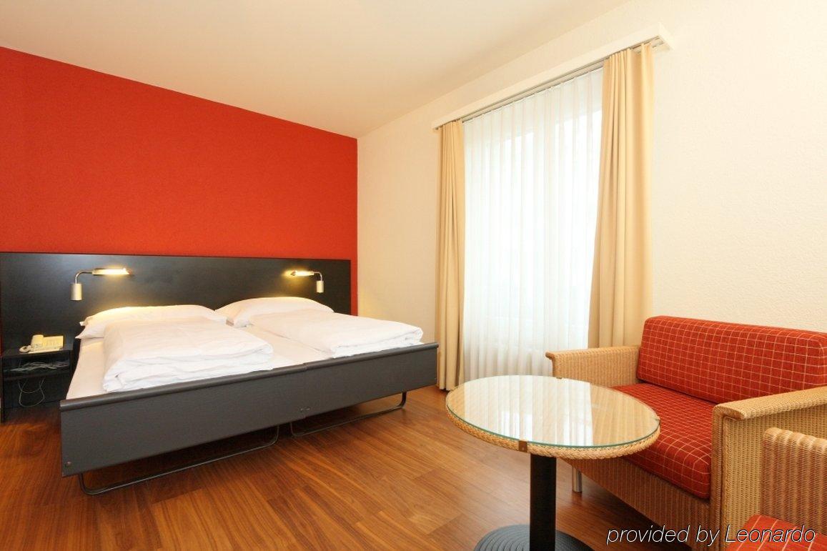 Ibis Styles Bern City Room photo