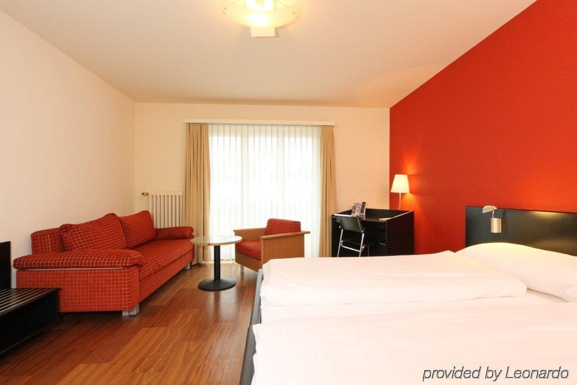 Ibis Styles Bern City Room photo